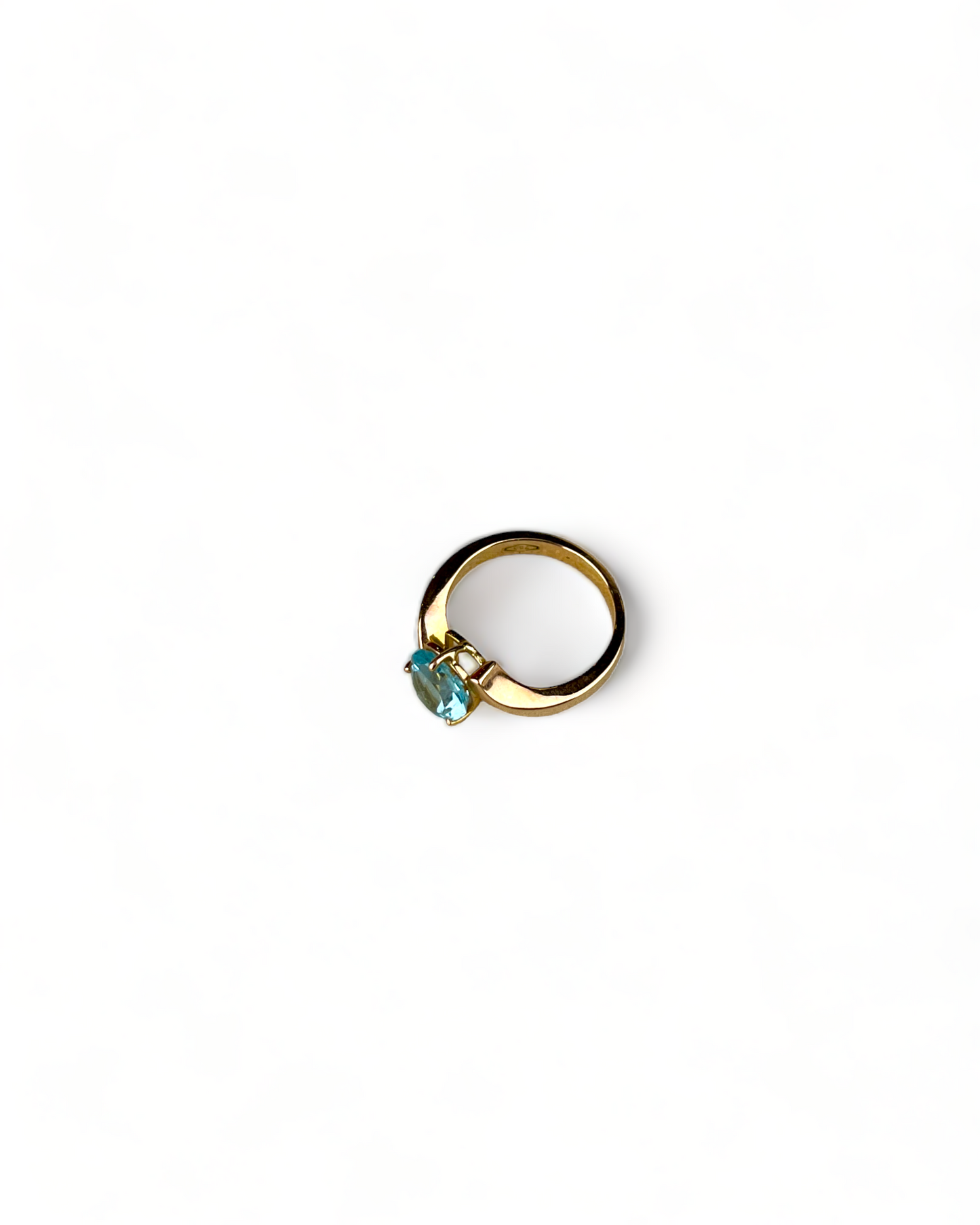 Gold Ring with Topaz