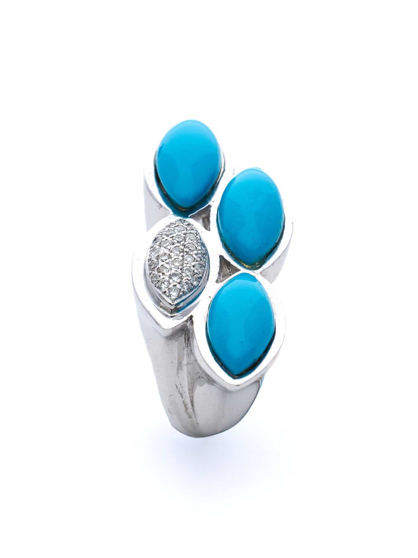 Blue white diamond Ring