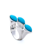 Blue white diamond Ring