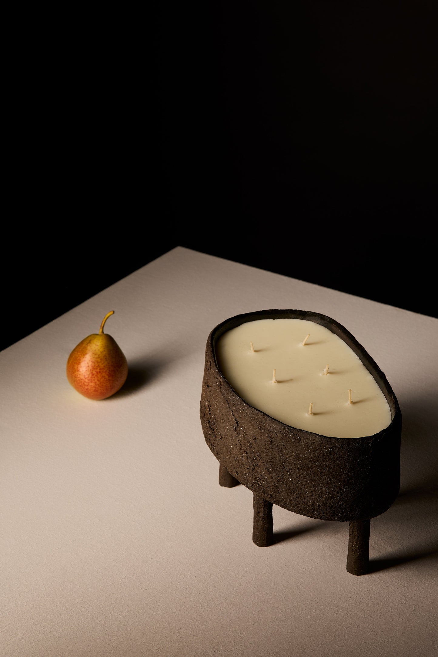 Studio Fanj Stiria Candle Black