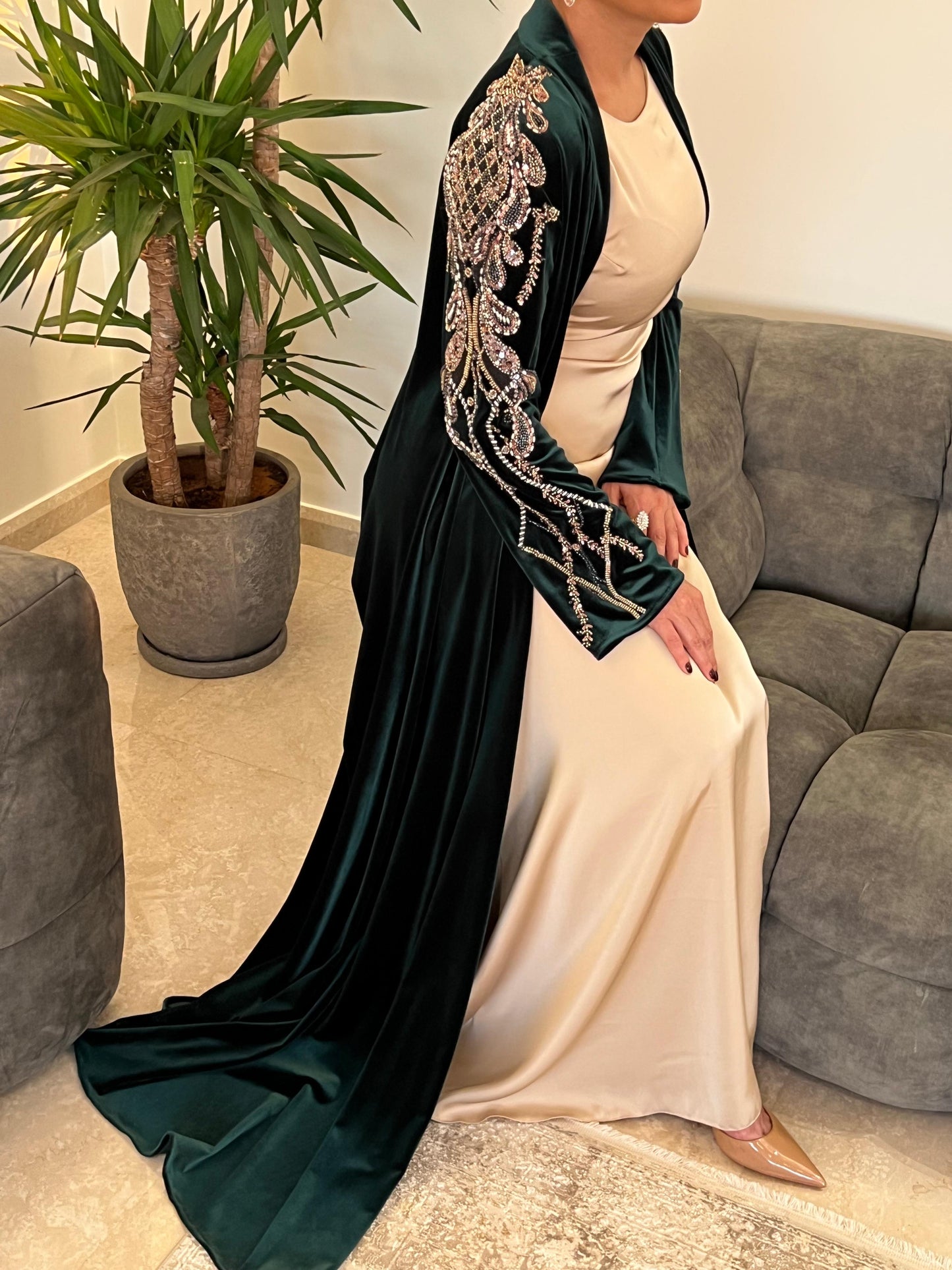 Rochelle Deep Emerald Crystal-Embellished Velvet Abaya