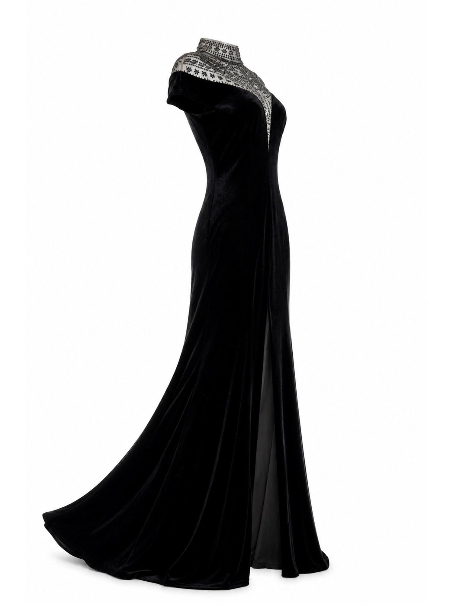 Tadashi Shoji black velvet mermaid gown side — buy velvet gown Saudi Arabia | SO. by Sora