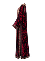 Burgundy velvet takchita side view — designer Moroccan gown Saudi Arabia | SO. by Sora
