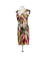 فستان متوسط ​​الطول بطبعات متعددة الألوان من متجر لندن تايمز