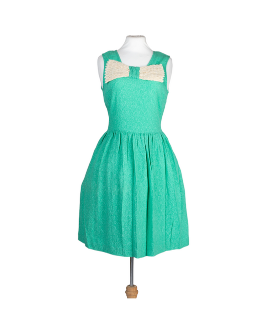 فستان باللون الأزرق المخضر من متجر منوش