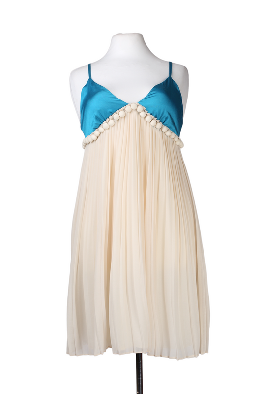 فستان صيفي قصير باللونين الأبيض والازرق من متجر كريستينا جاكوبس