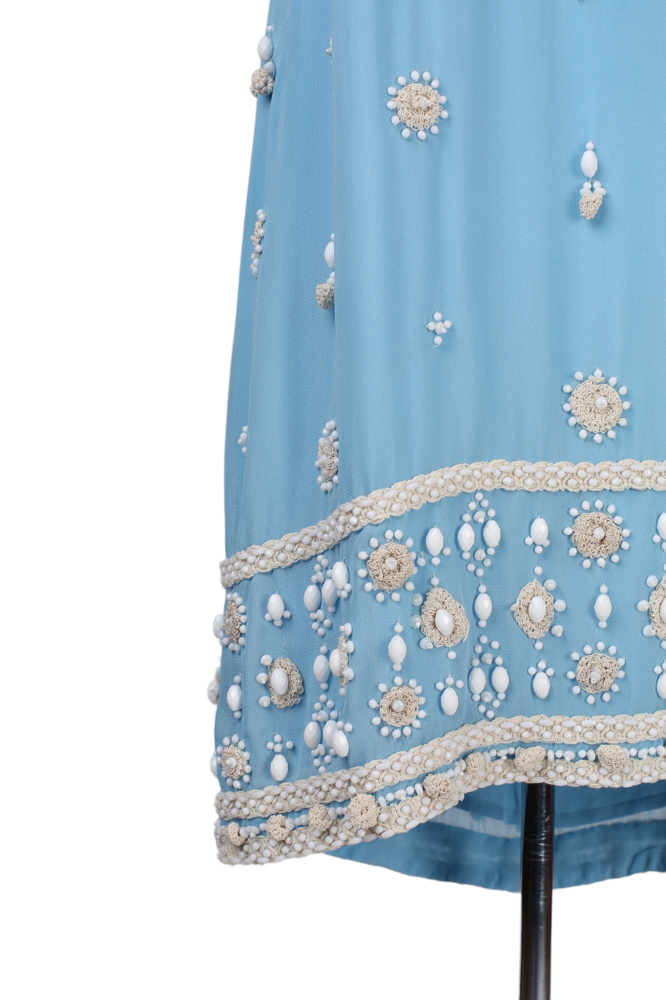 فستان صيفي قصير مع تطريز من متجر فرينش كونيكشن